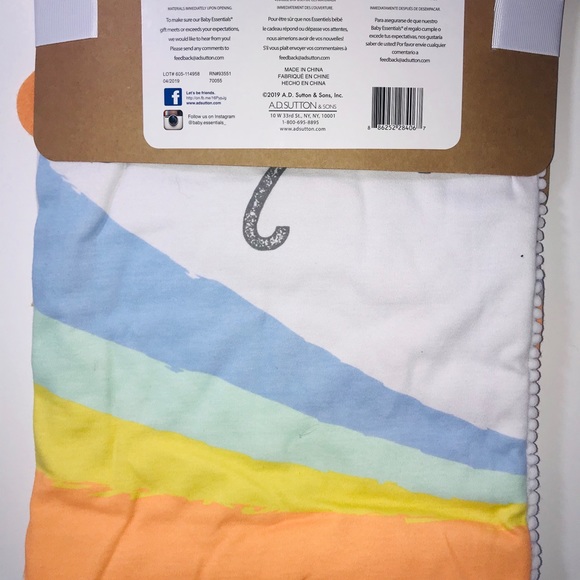 Baby Photo Op Milestone Blanket & Two Age Markers - Picture 3 of 3